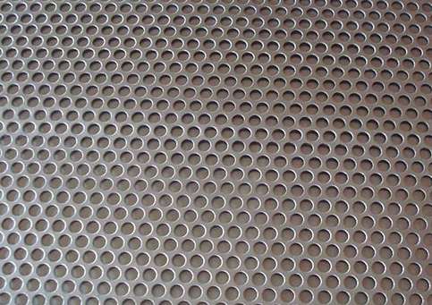 鋁(lü)闆沖孔網(wang)在航海事(shi)業的用途(tu)