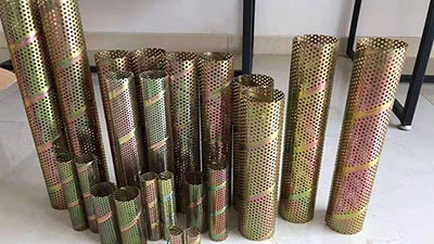 螺旋沖孔(kǒng)焊管