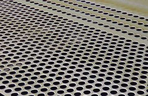 噴(pēn)塑之後(hou)的沖孔(kǒng)網會有(yǒu)怎樣的(de)變化