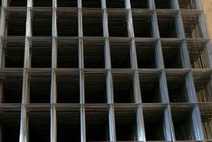 如何(he)做好鍍(dù)鋅沖孔(kǒng)網的防(fang)潮處理(li)