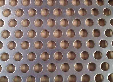 沖孔網在(zài)加工時爲什(shí)麽要塗切割(ge)液