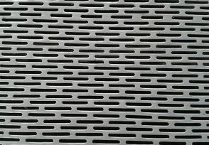 如何(he)保障隔音(yin)沖孔網的(de)質量